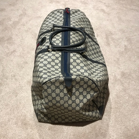 Gucci duffel bag. - Picture 6 of 7